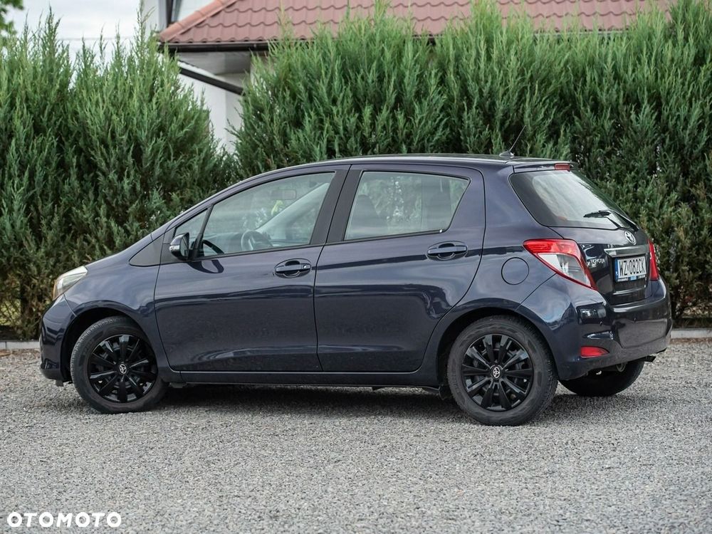 Toyota Yaris - 10