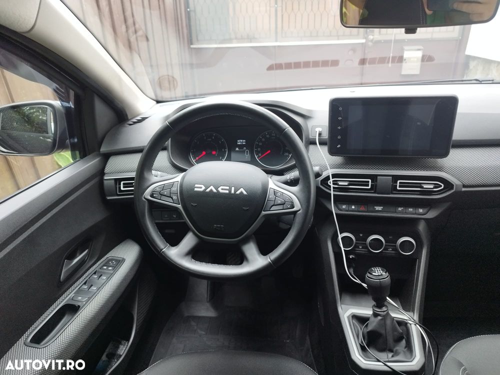 Dacia Logan TCe 90 Essential - 3