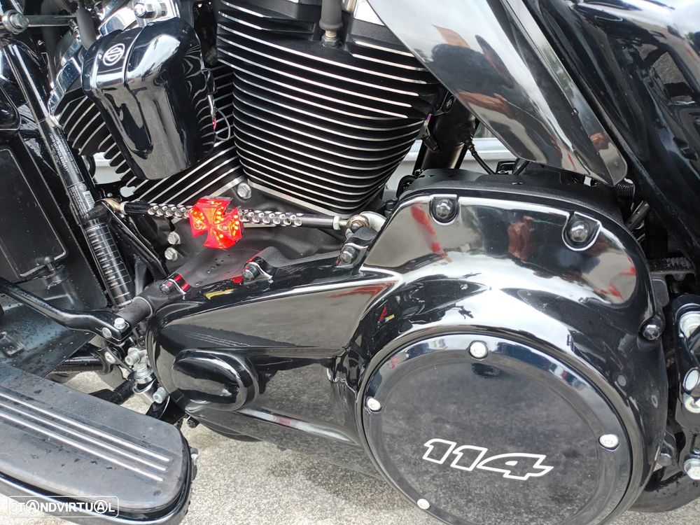 Harley-Davidson FLHXS Street Glide Special - 6