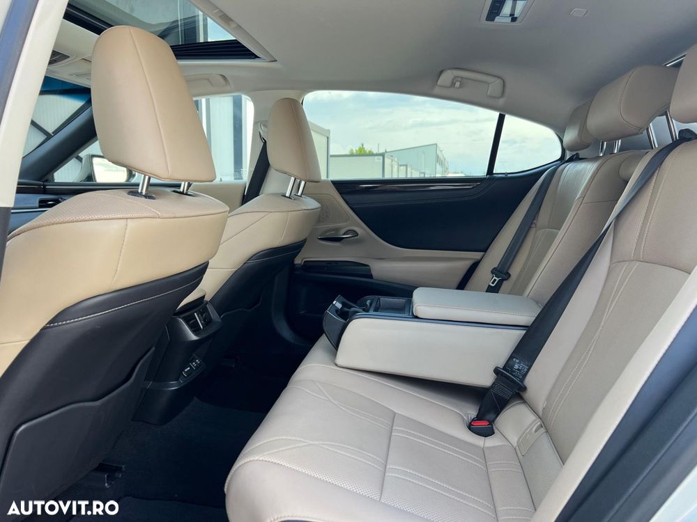Lexus Seria ES 300h Executive Line - 33