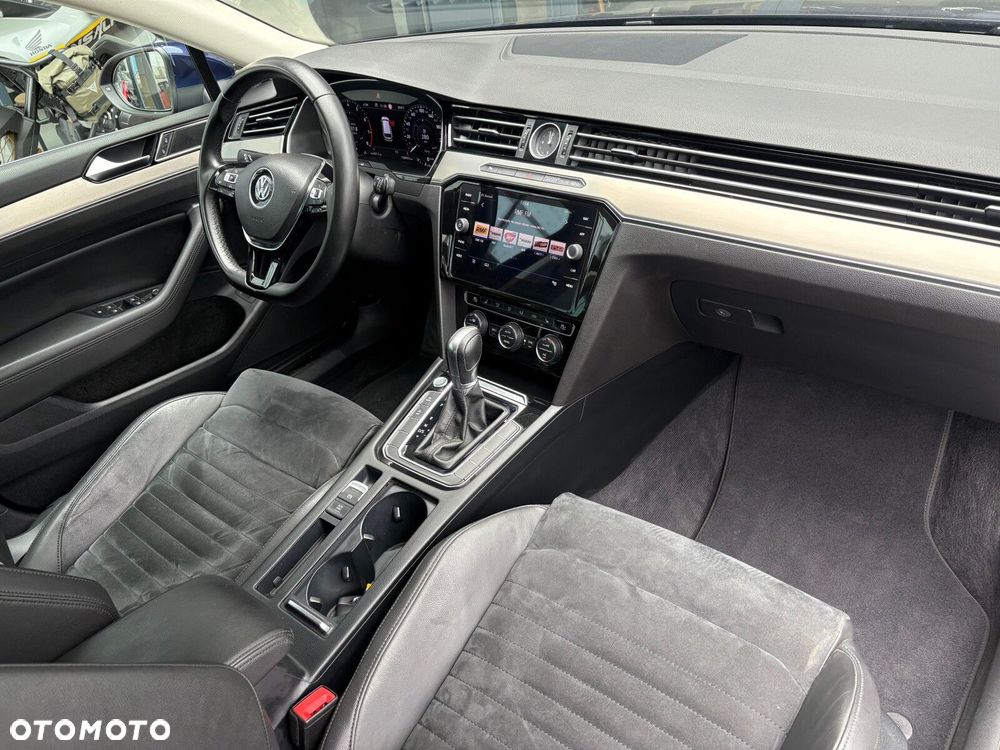 Volkswagen Passat - 17