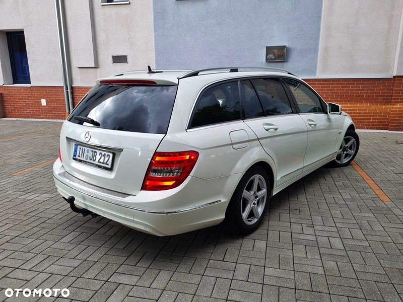 Mercedes-Benz Klasa C 180 CGI BlueEFFICIENCY Avantgarde - 6