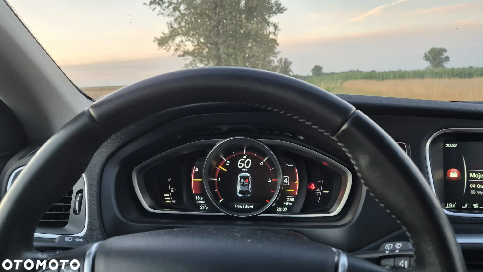 Volvo V40 D3 - 11