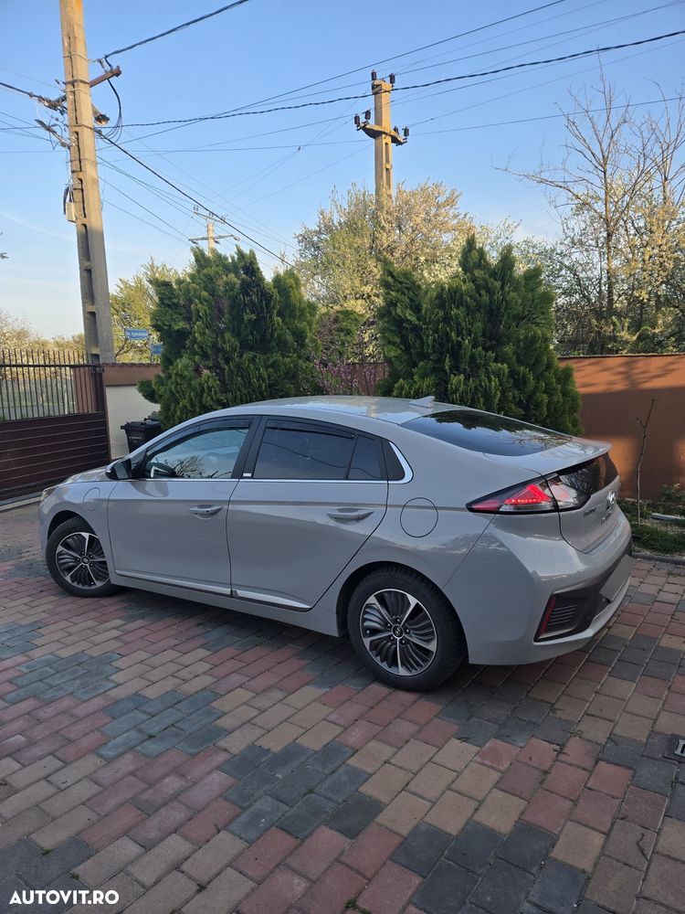 Hyundai IONIQ - 1
