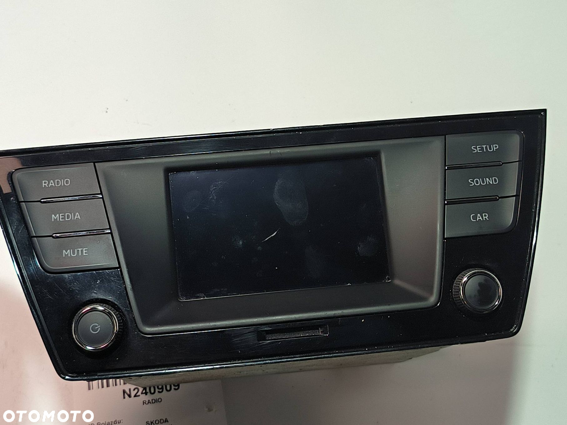 RADIO SKODA FABIA III 6V0035867E - 2