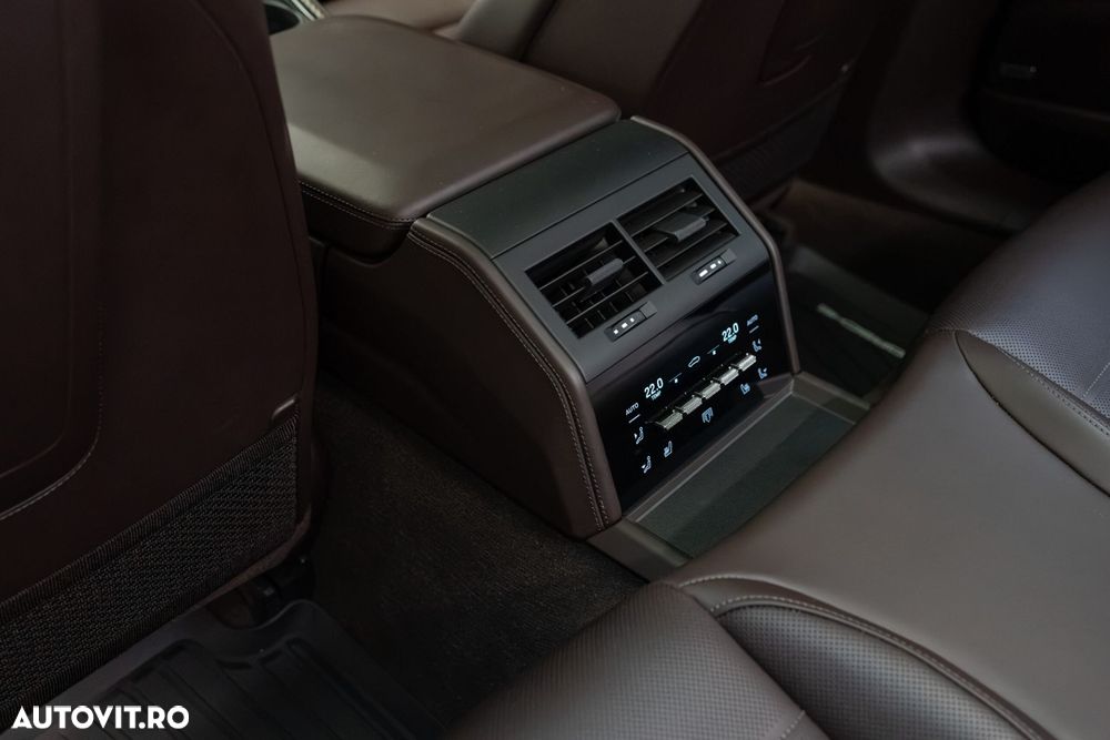 Porsche Panamera 4 - 30