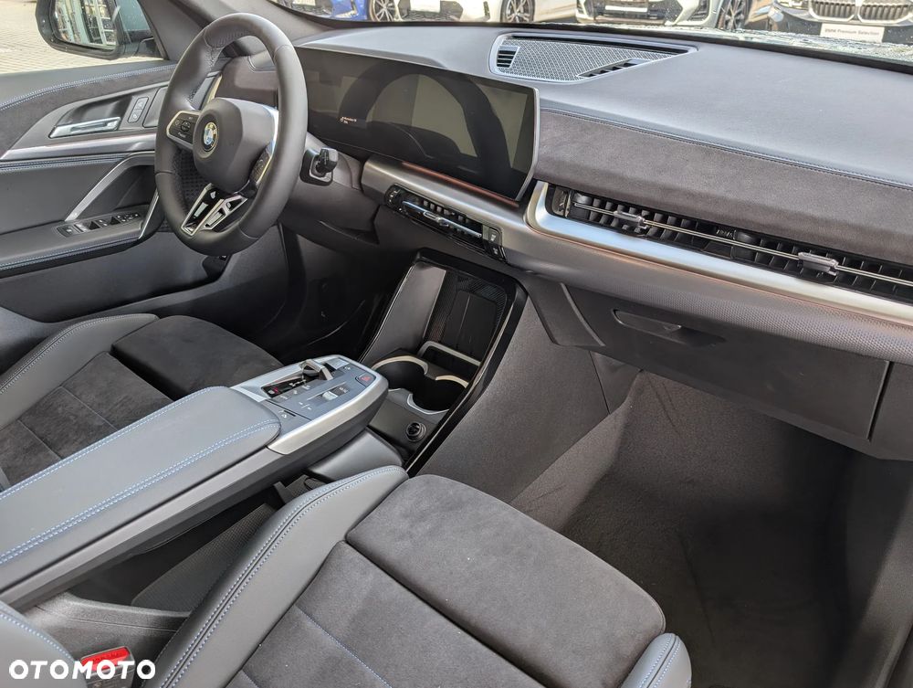 BMW X1 sDrive20i mHEV - 16