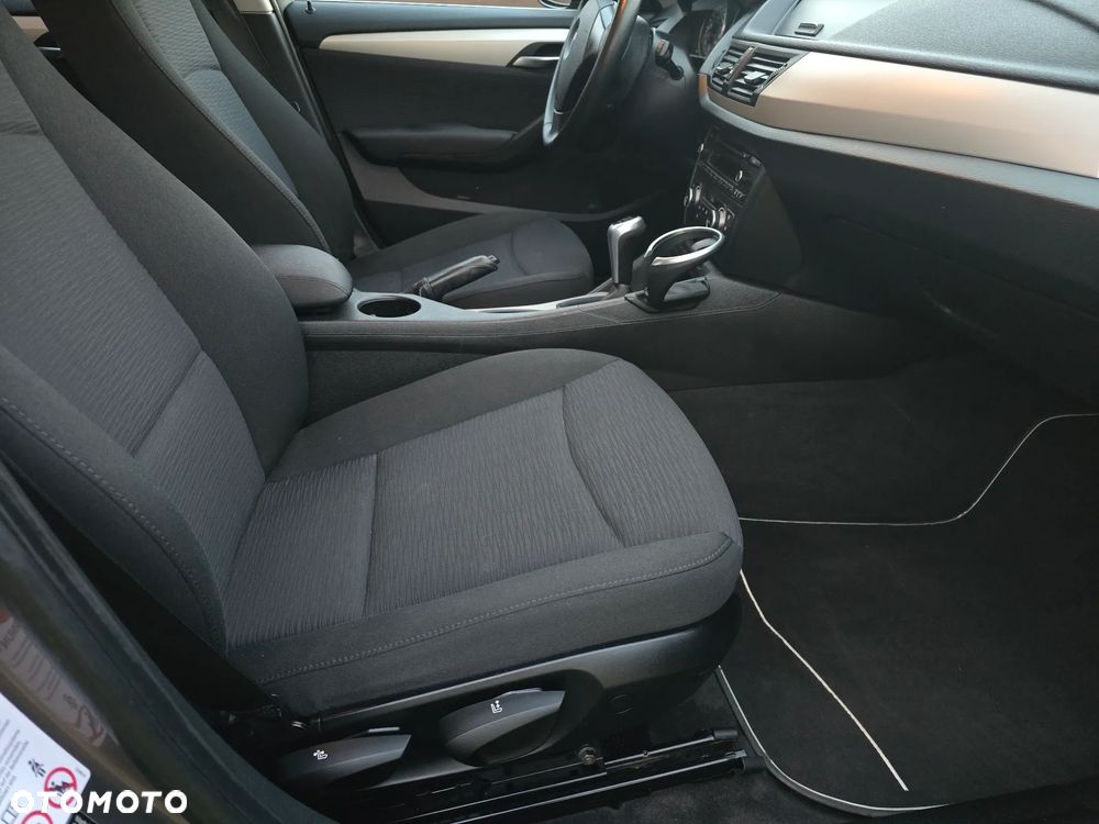 BMW X1 sDrive18d xLine - 31