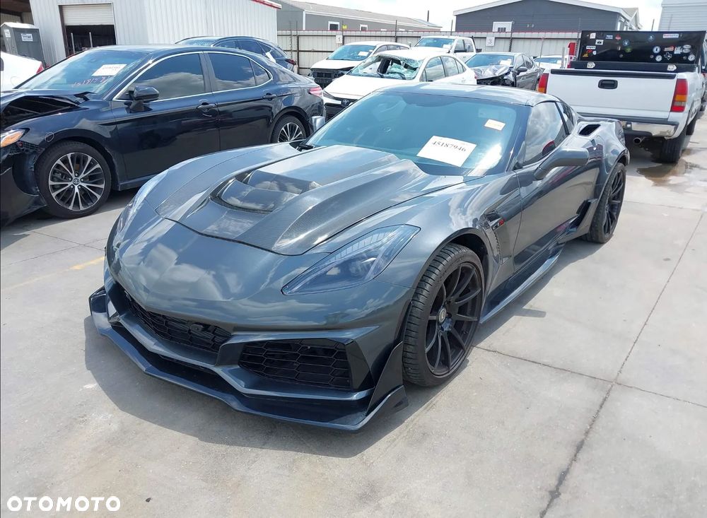 Chevrolet Corvette - 3