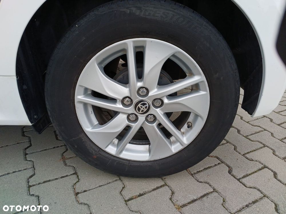 Toyota Yaris 1.5 Comfort - 25
