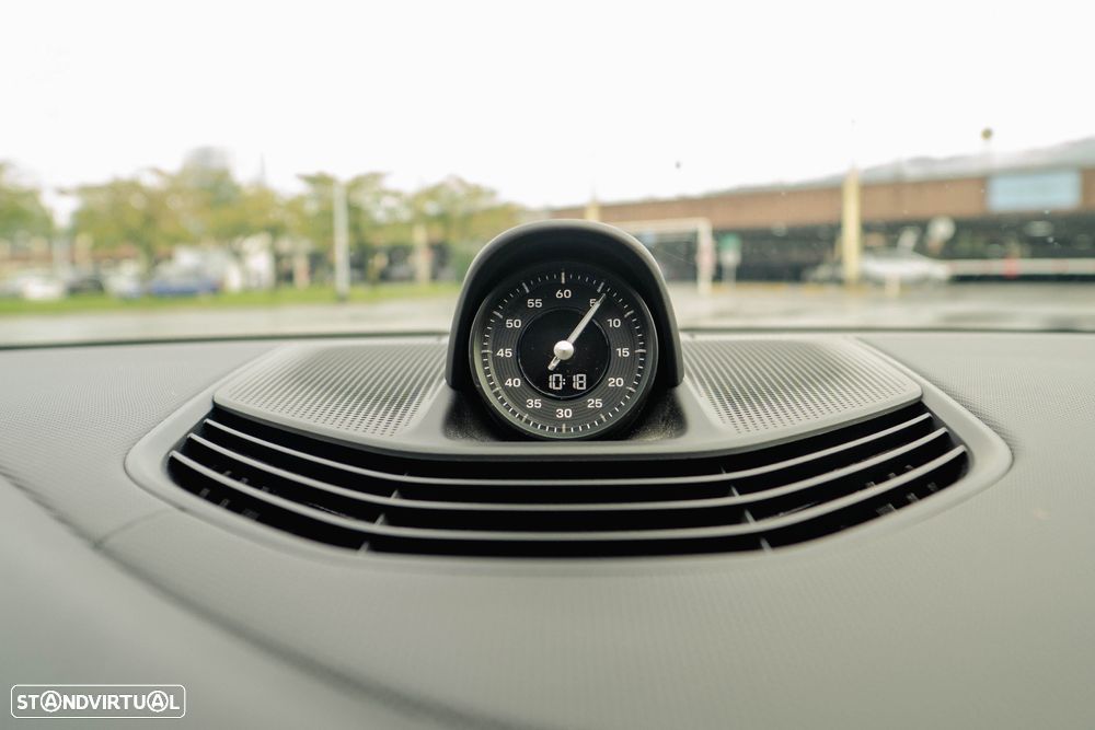 Porsche Taycan Cross Turismo 4 - 46