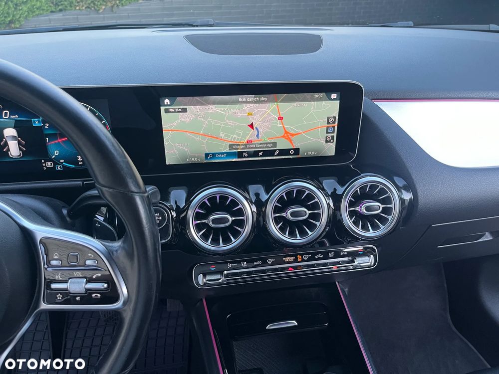 Mercedes-Benz GLA 200 Style - 13