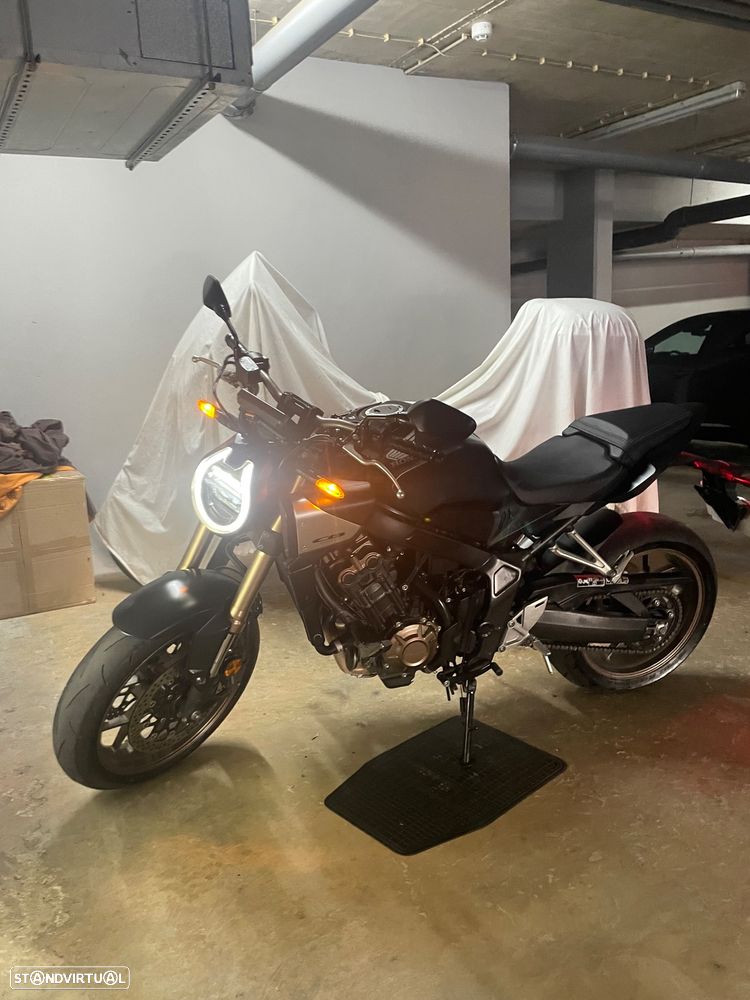 Honda CB - 12