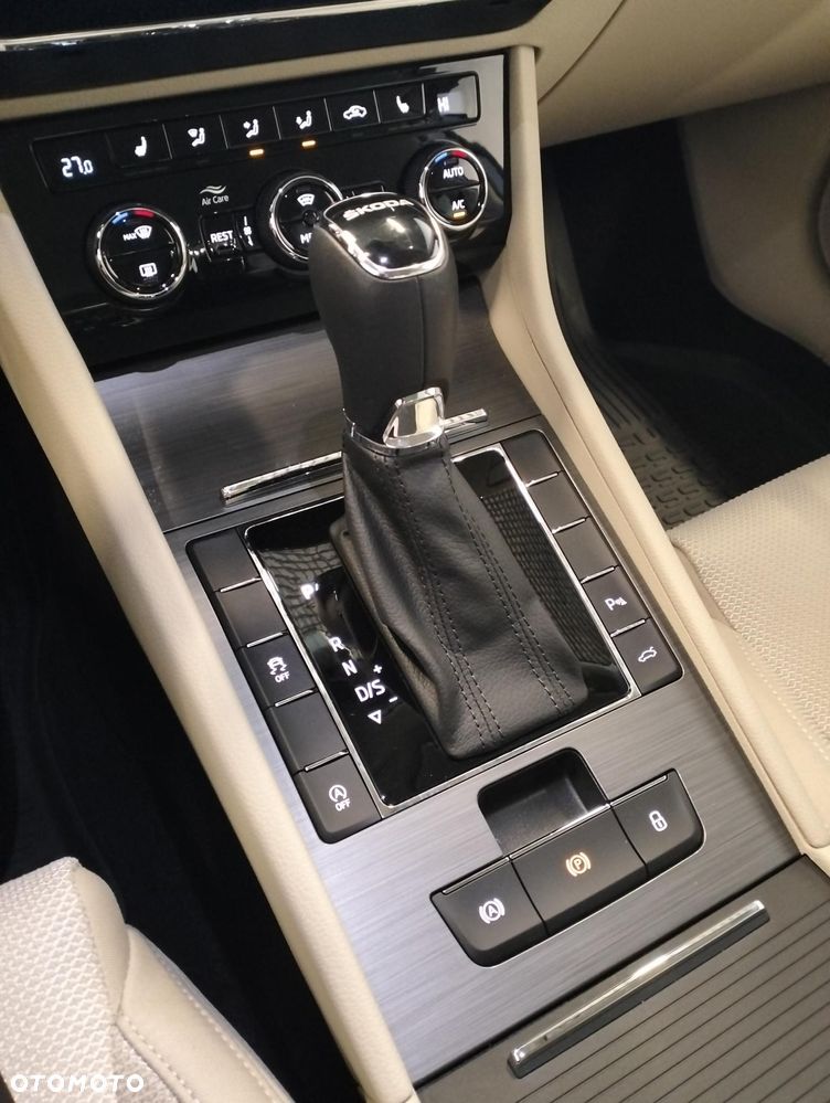 Skoda Superb 2.0 TSI Style DSG - 34