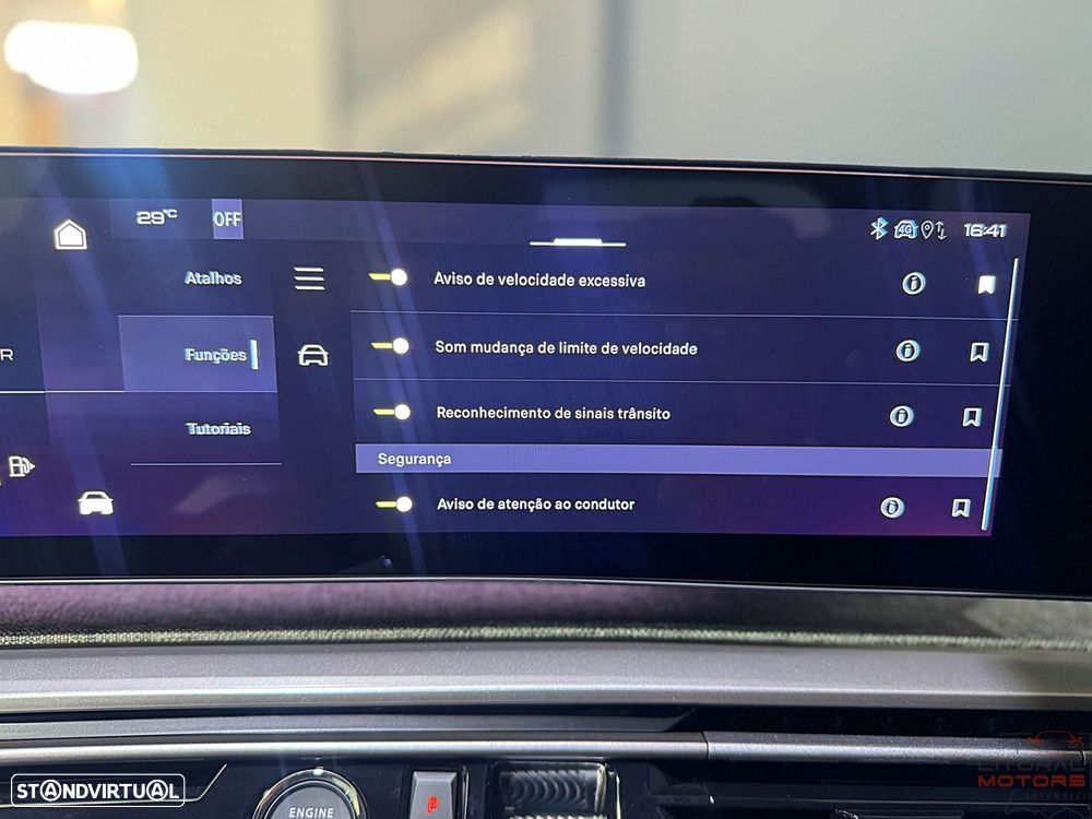 Peugeot 5008 1.2 Hybrid Allure e-DCS6 - 32