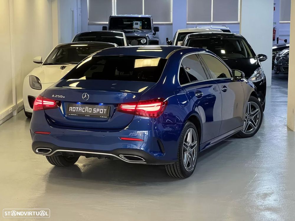 Mercedes-Benz A 250 Limousine e AMG Line - 4