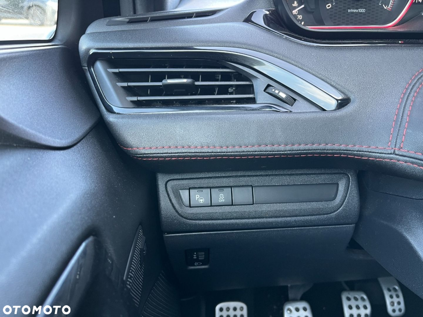 Peugeot 208 GTI 200 THP - 20