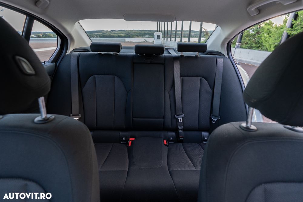 BMW Seria 3 318i AT - 11