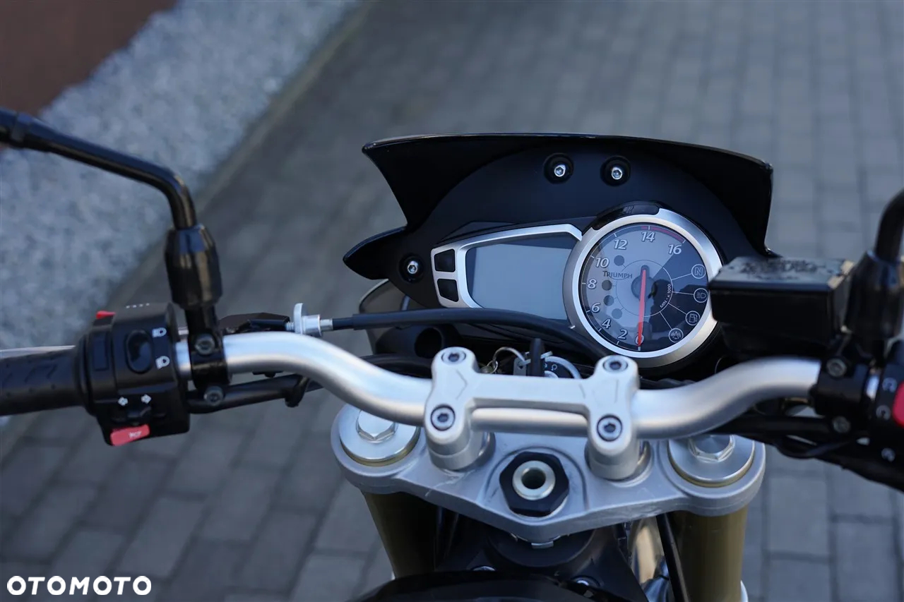 Triumph Street Triple - 18