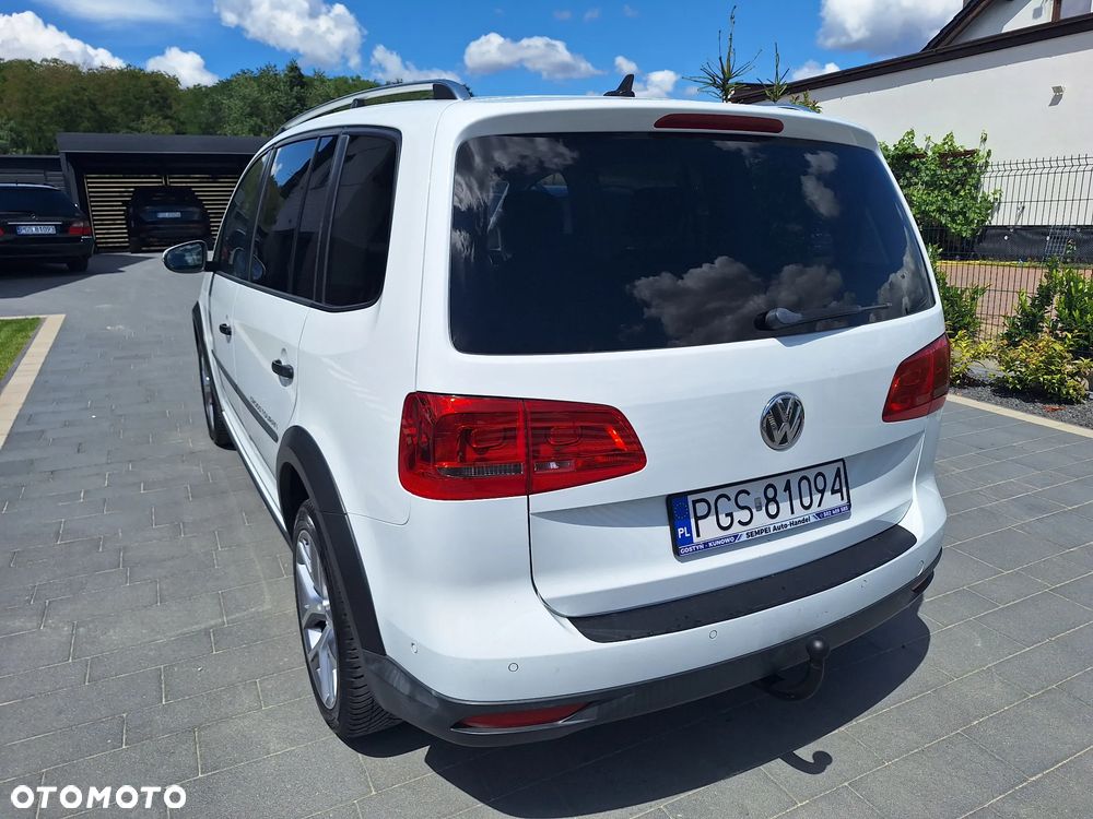 Volkswagen Touran - 10