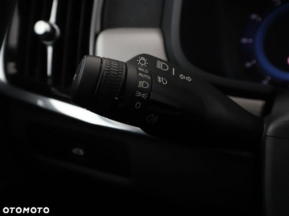 Volvo S90 B5 D AWD Geartronic Momentum Pro - 36