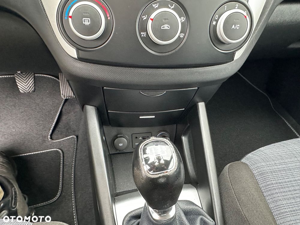 Kia Ceed 1.4 L - 8
