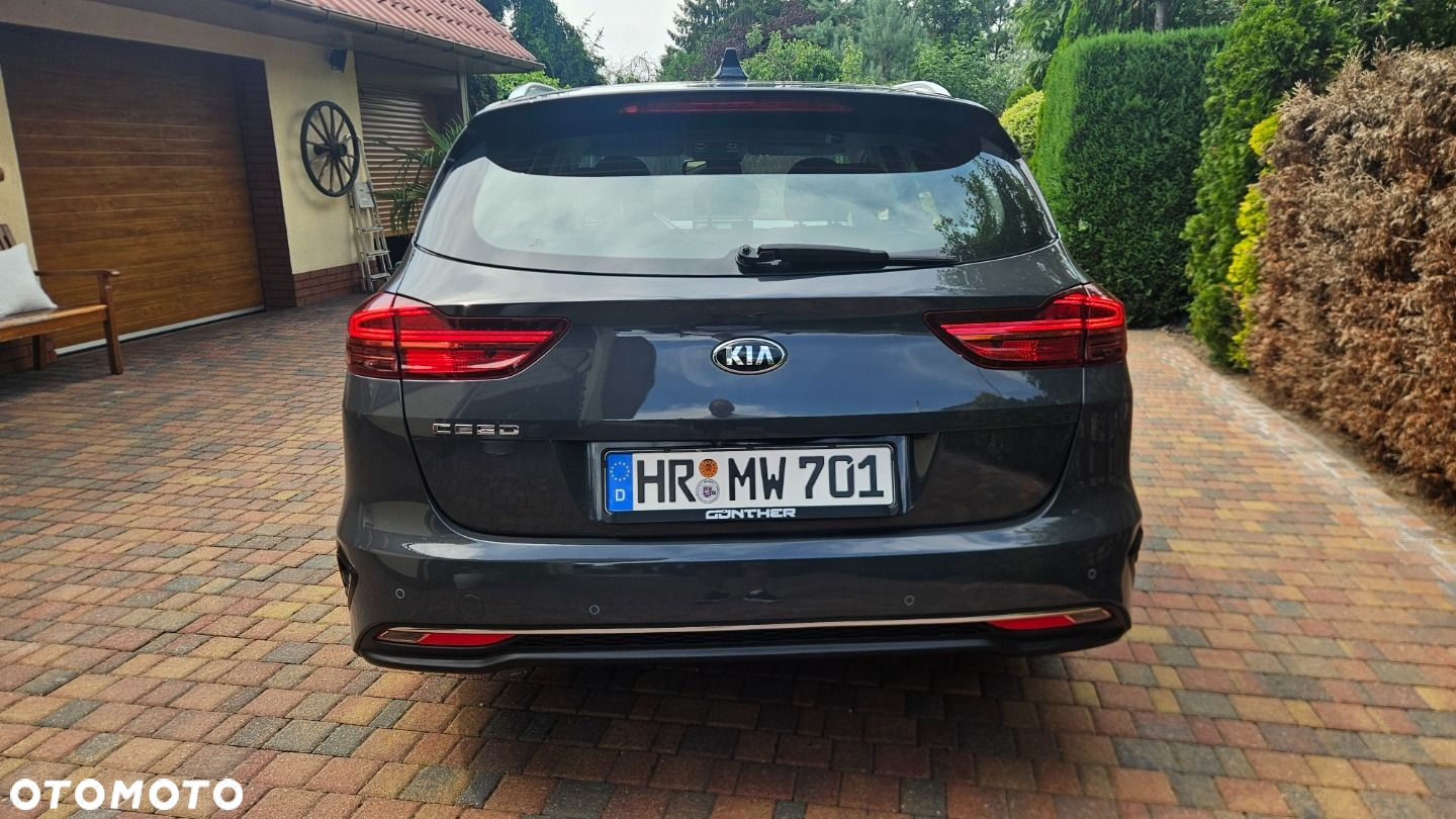 Kia Ceed - 8
