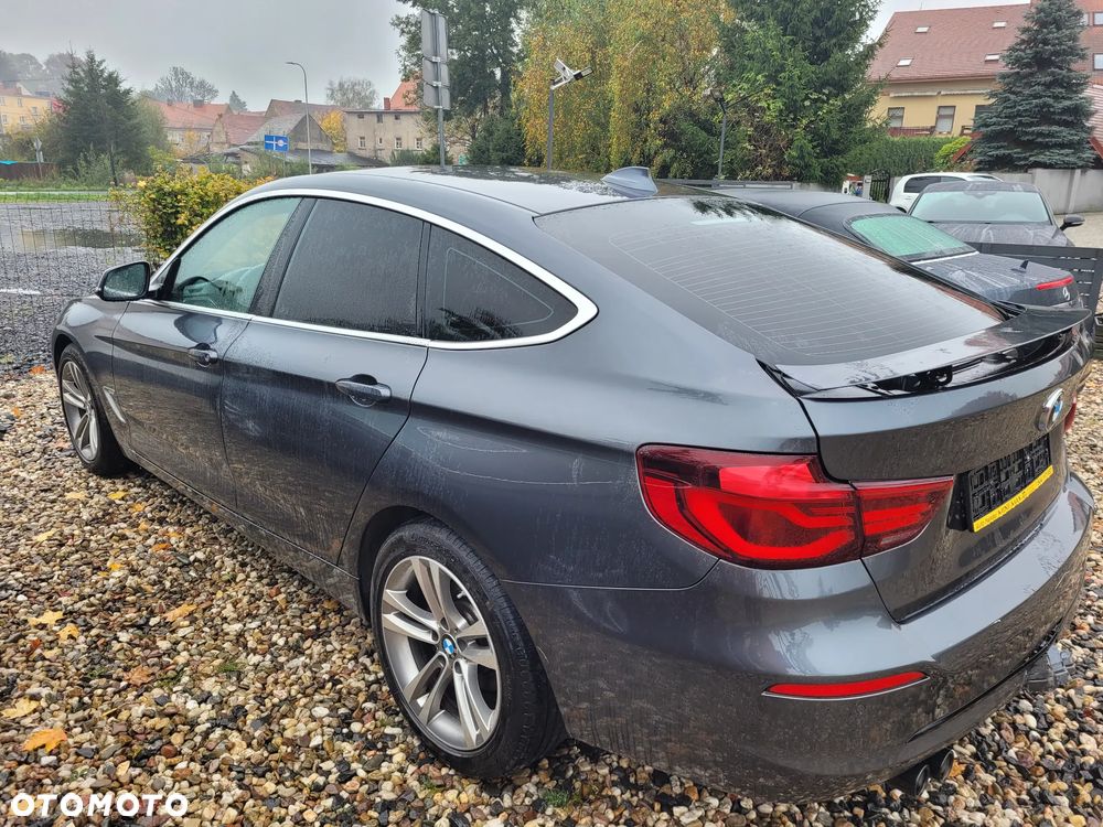 BMW Seria 3 320d M Sport - 3