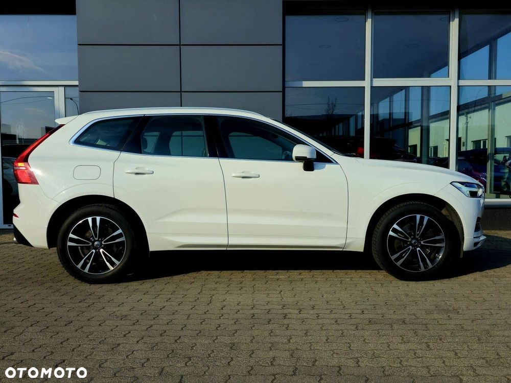 Volvo XC 60 T4 Momentum Pro - 5