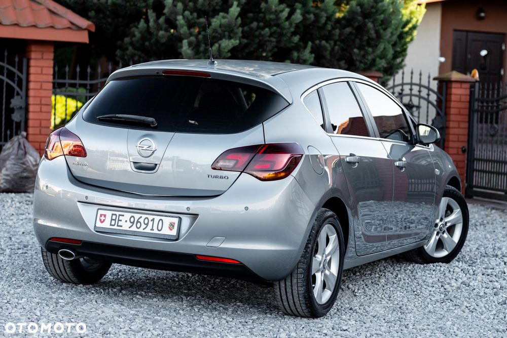 Opel Astra 1.6 Turbo Sport - 9