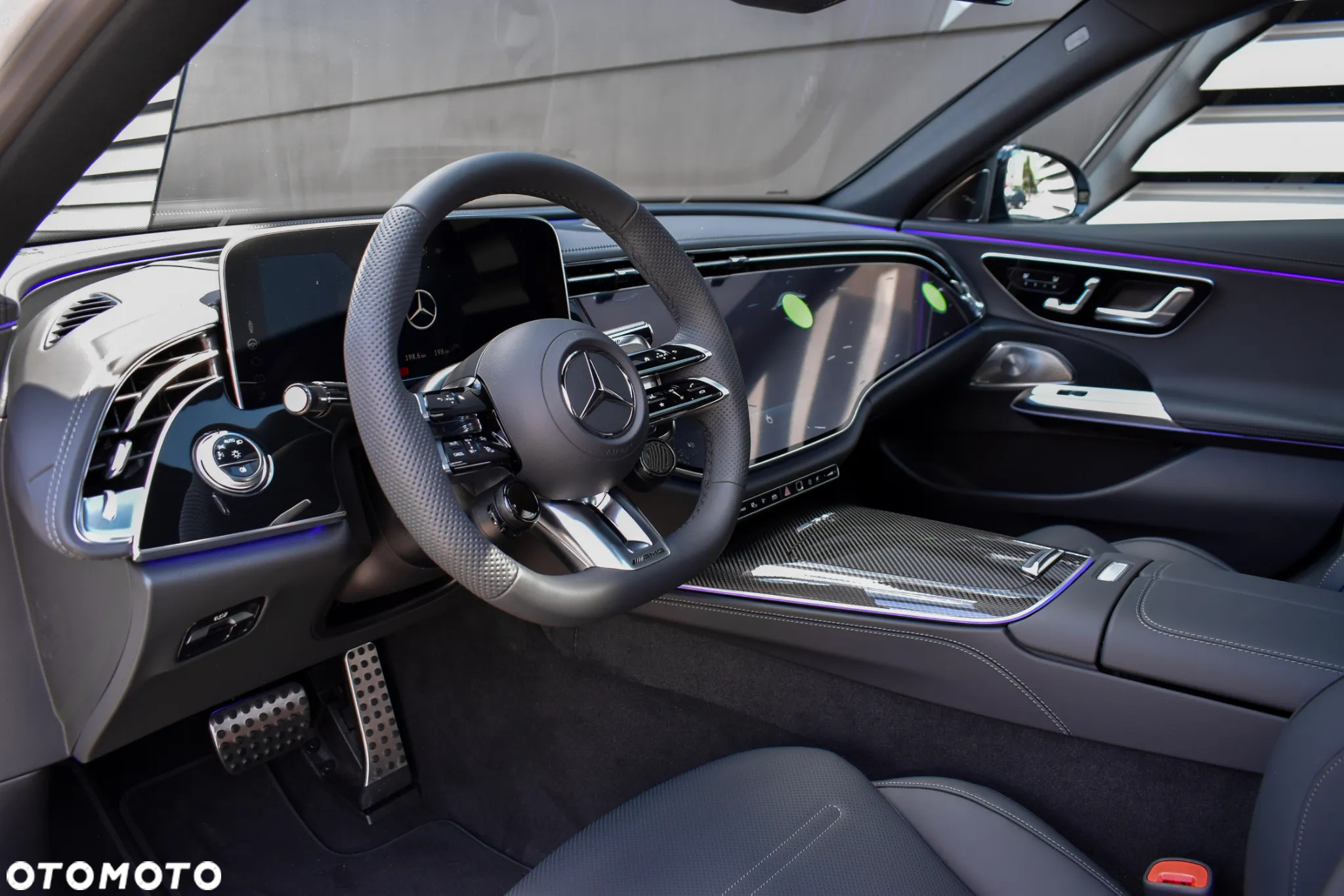 Mercedes-Benz Klasa E AMG 53 PHEV 4Matic+ 9G-Tronic TCT - 12
