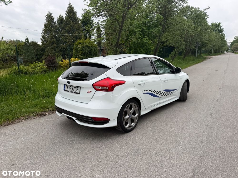 Ford Focus 2.0 EcoBoost ST mit Leder-Sport-Paket - 35