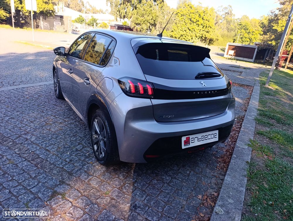 Peugeot e-208 Allure+ - 7