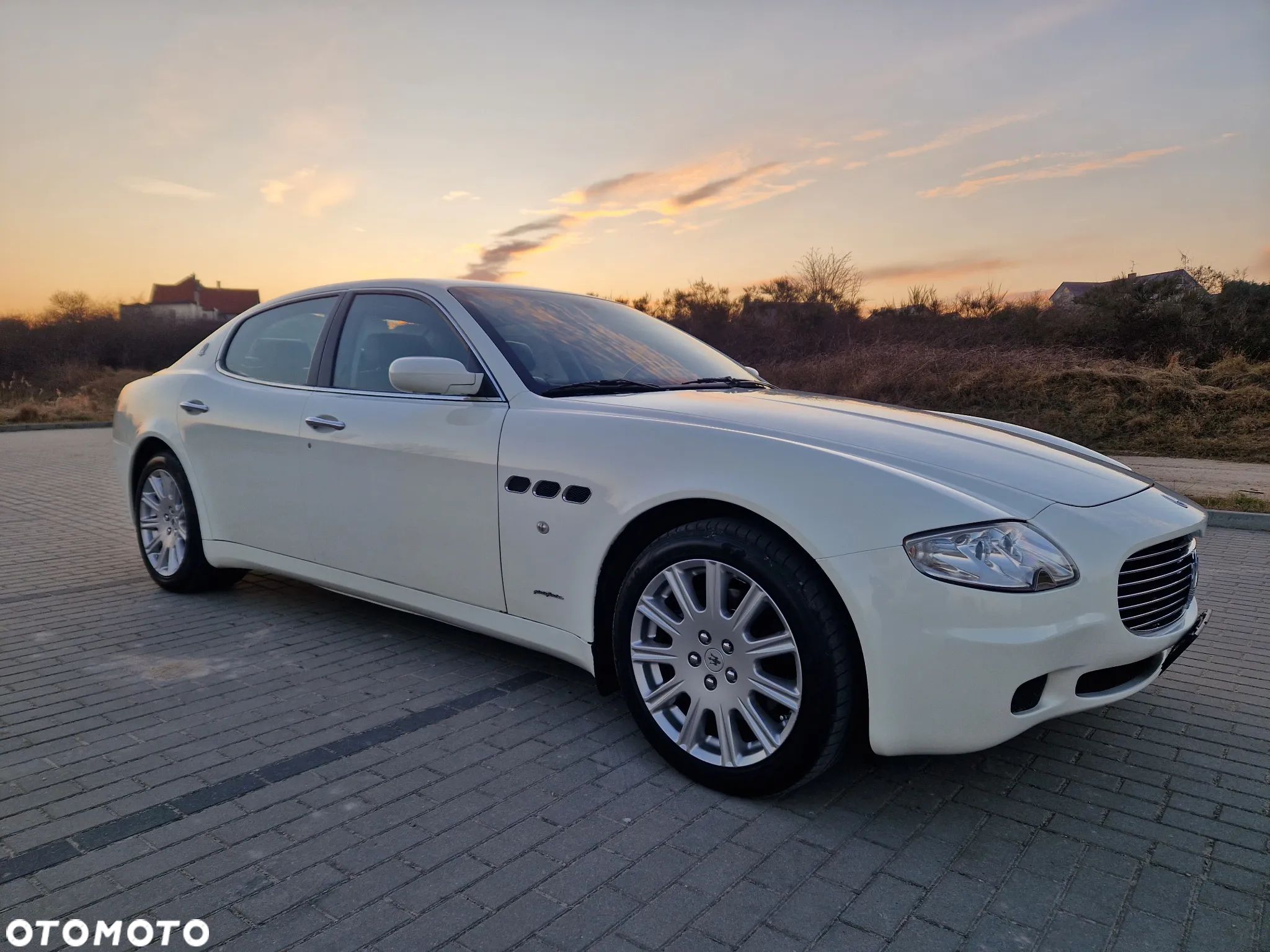 Maserati Quattroporte - 1