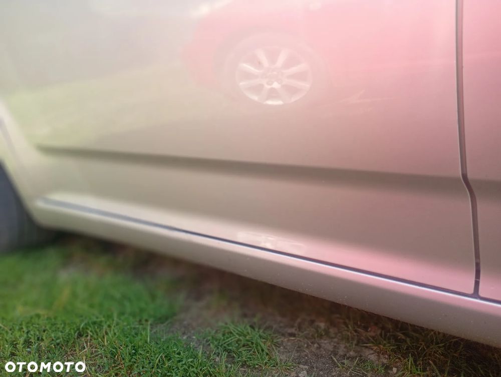 Toyota Corolla Verso 2.2 D-4D Sol 7os - 16