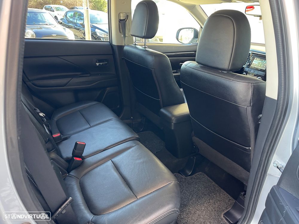 Mitsubishi Outlander 2.2 DI-D Intense+ - 15
