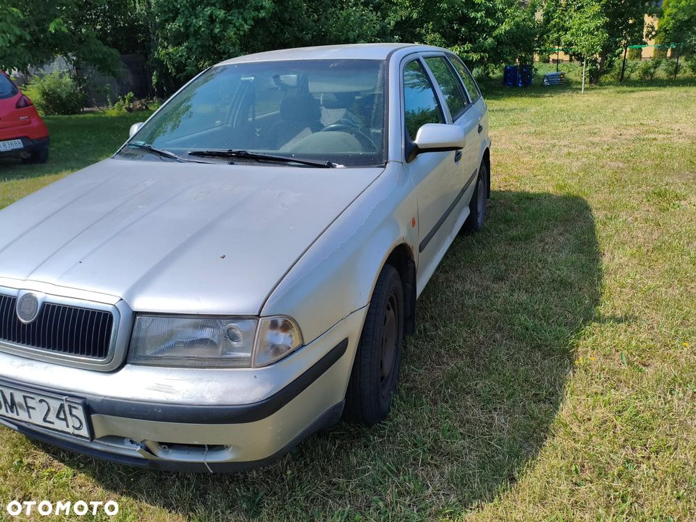 Skoda Octavia 1.6 Combi - 1