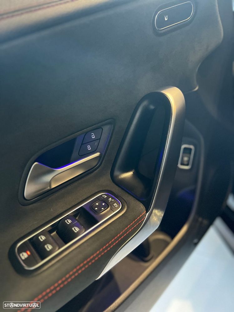 Mercedes-Benz CLA 180 d Shooting Brake AMG Line Aut. - 31