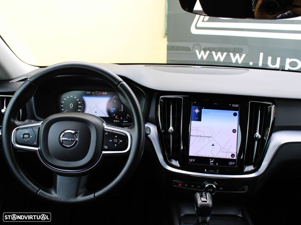 Volvo V60 2.0 D3 Momentum Plus Geartronic - 4