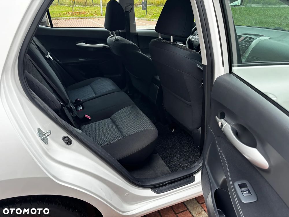 Toyota Auris 1.8 HSD Luna - 17