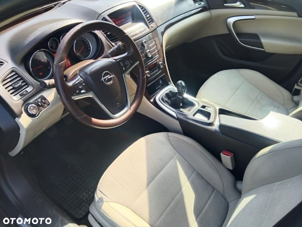 Opel Insignia - 8