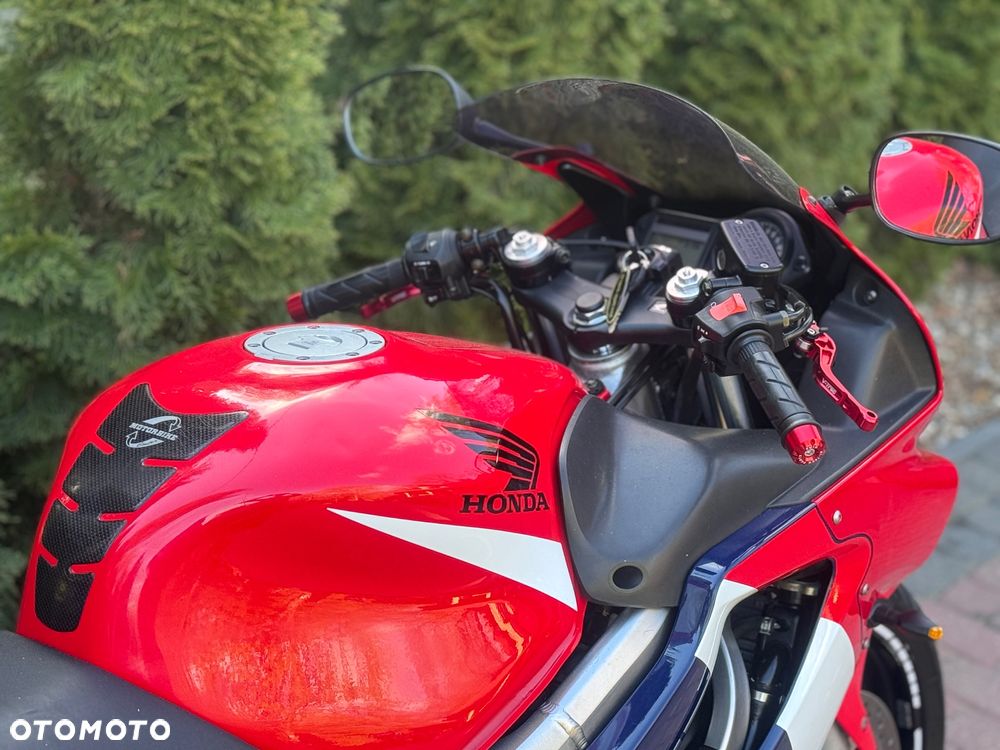 Honda CBR - 19