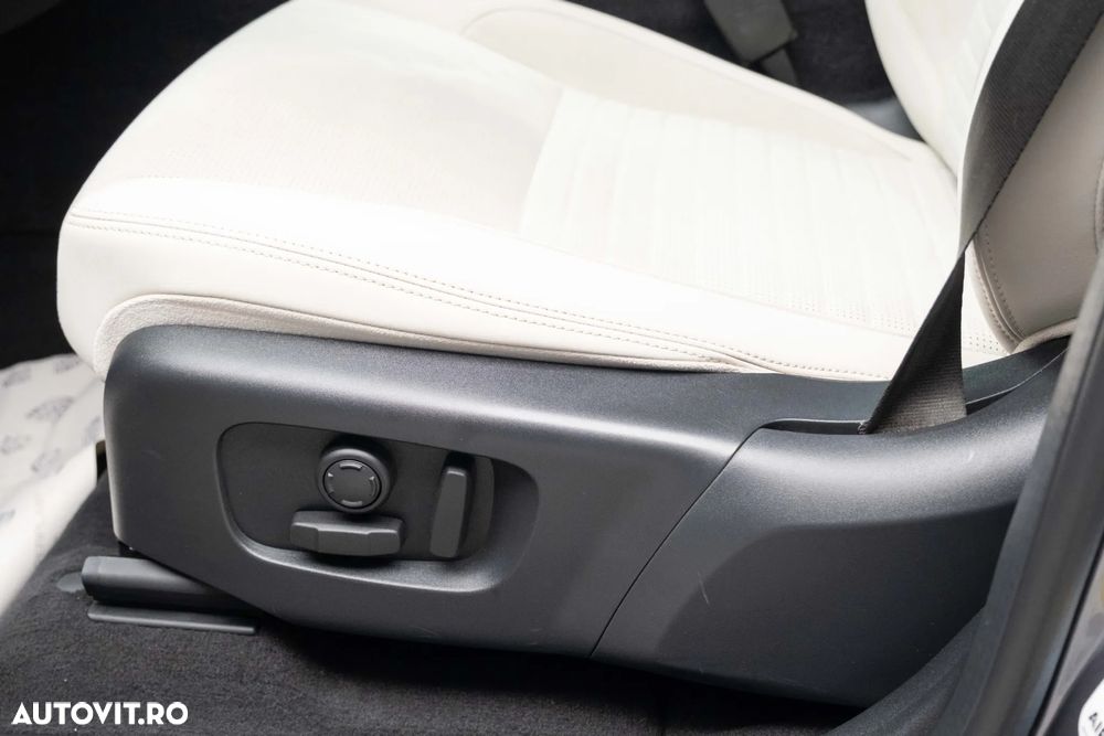 Land Rover Discovery Sport 2.0 D150 MHEV SE - 11