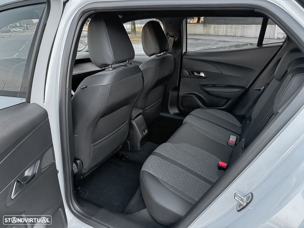Peugeot 2008 1.2 PureTech Allure - 20