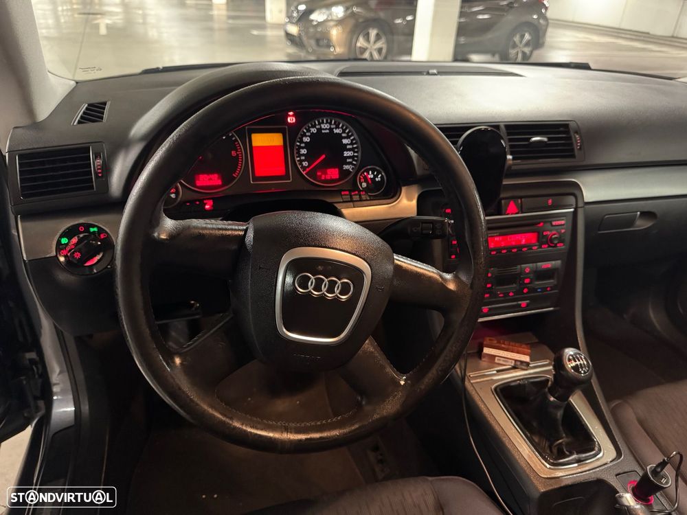 Audi A4 Avant 2.0 TDi - 14
