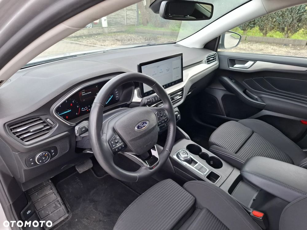 Ford Focus SW - 11
