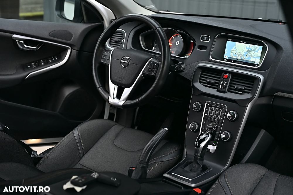 Volvo V40 D3 Geartronic Momentum - 8