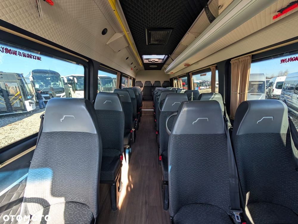 Mercedes-Benz Sprinter 519 - 20