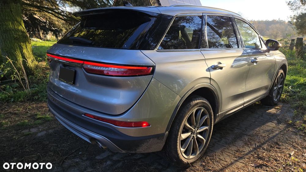 Lincoln Corsair - 35