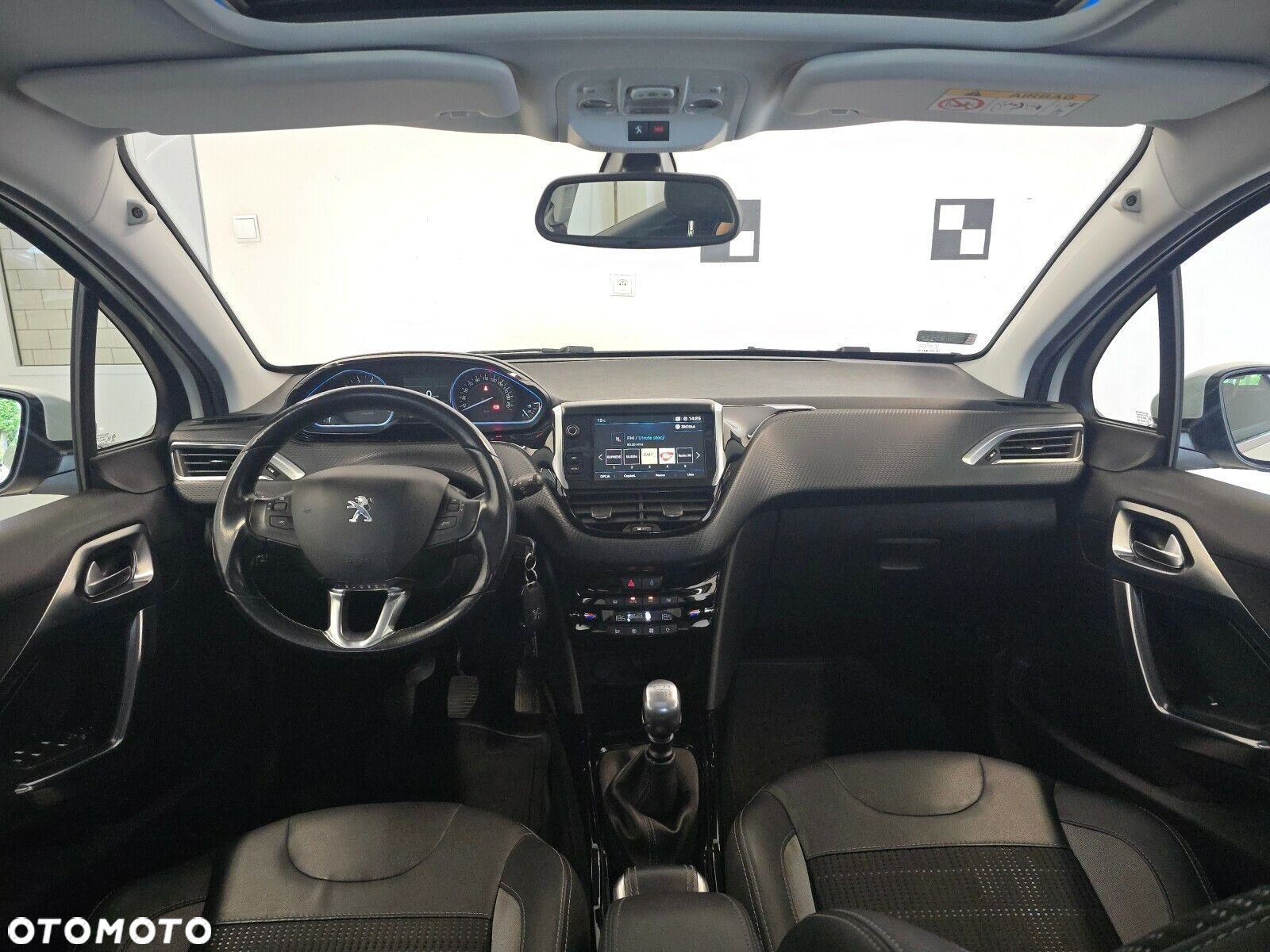 Peugeot 2008 1.2 Pure Tech GPF Allure S&S - 9